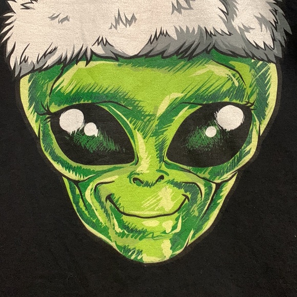 Christmas Alien Tee 🎄👽 - Picture 4 of 5